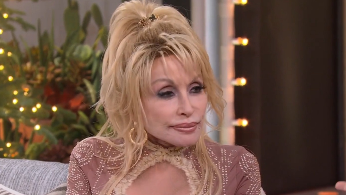 Dolly Parton ready for love again