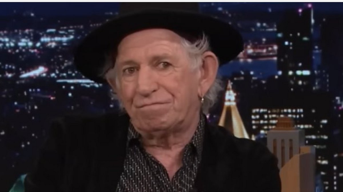 Keith Richards, 82, Reflects on Quitting Cigarettes, Life in Connecticut, and Slowing Down as Rolling Stones Continue Forward